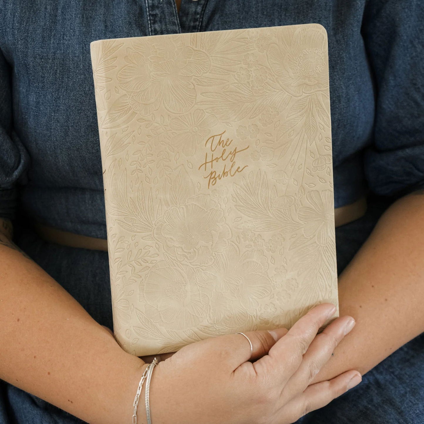 ESV Study Bible: Sonora Theme - The Localist