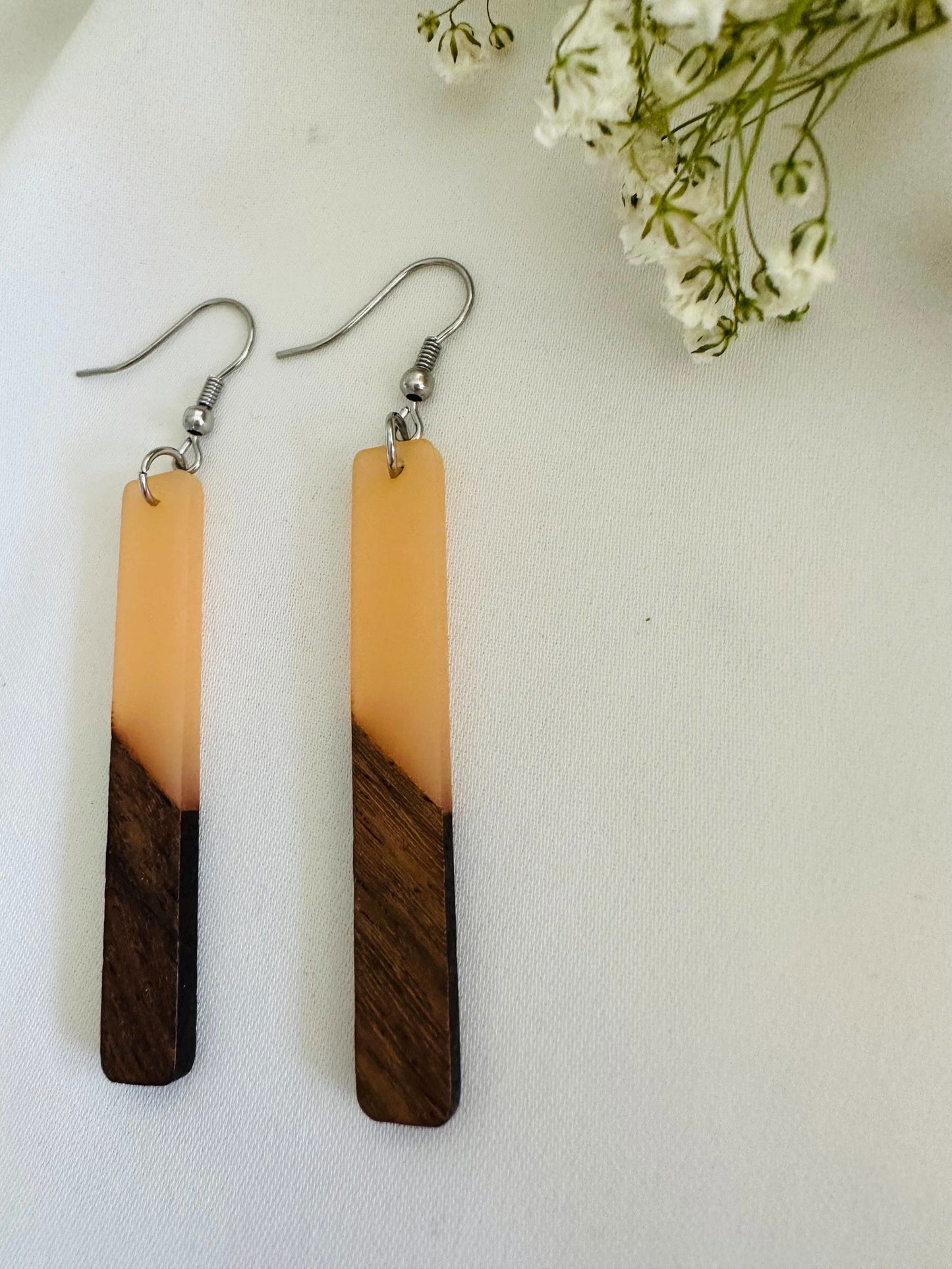 Wood and resin bar earrings, gold plated hooks, peach color - The Localist