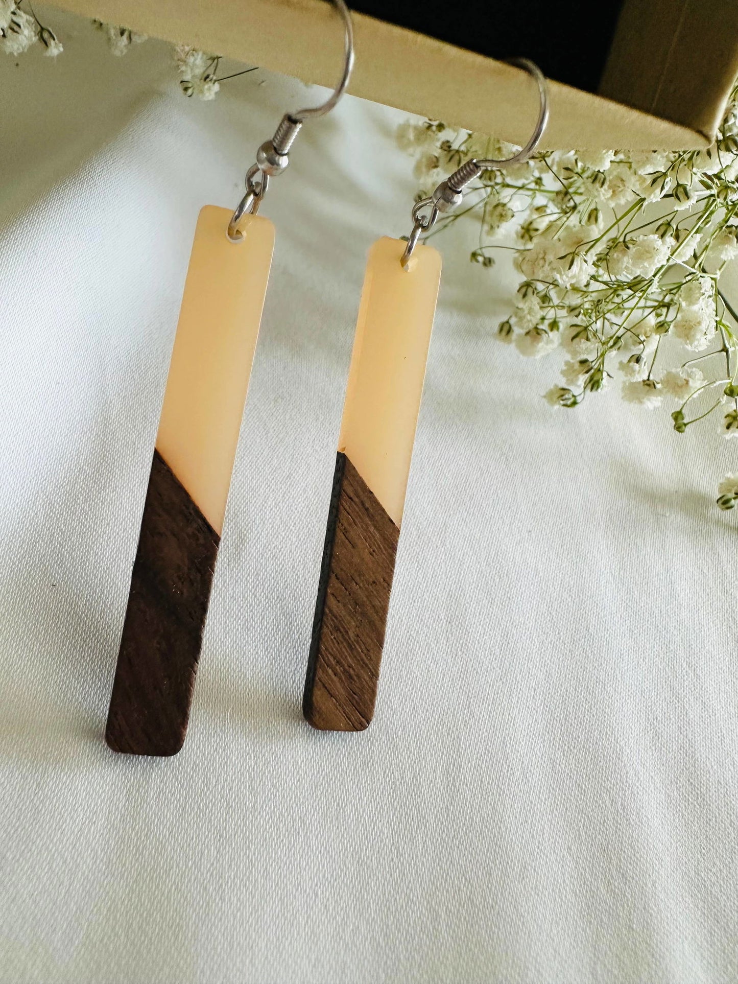 Wood and resin bar earrings, gold plated hooks, peach color - The Localist