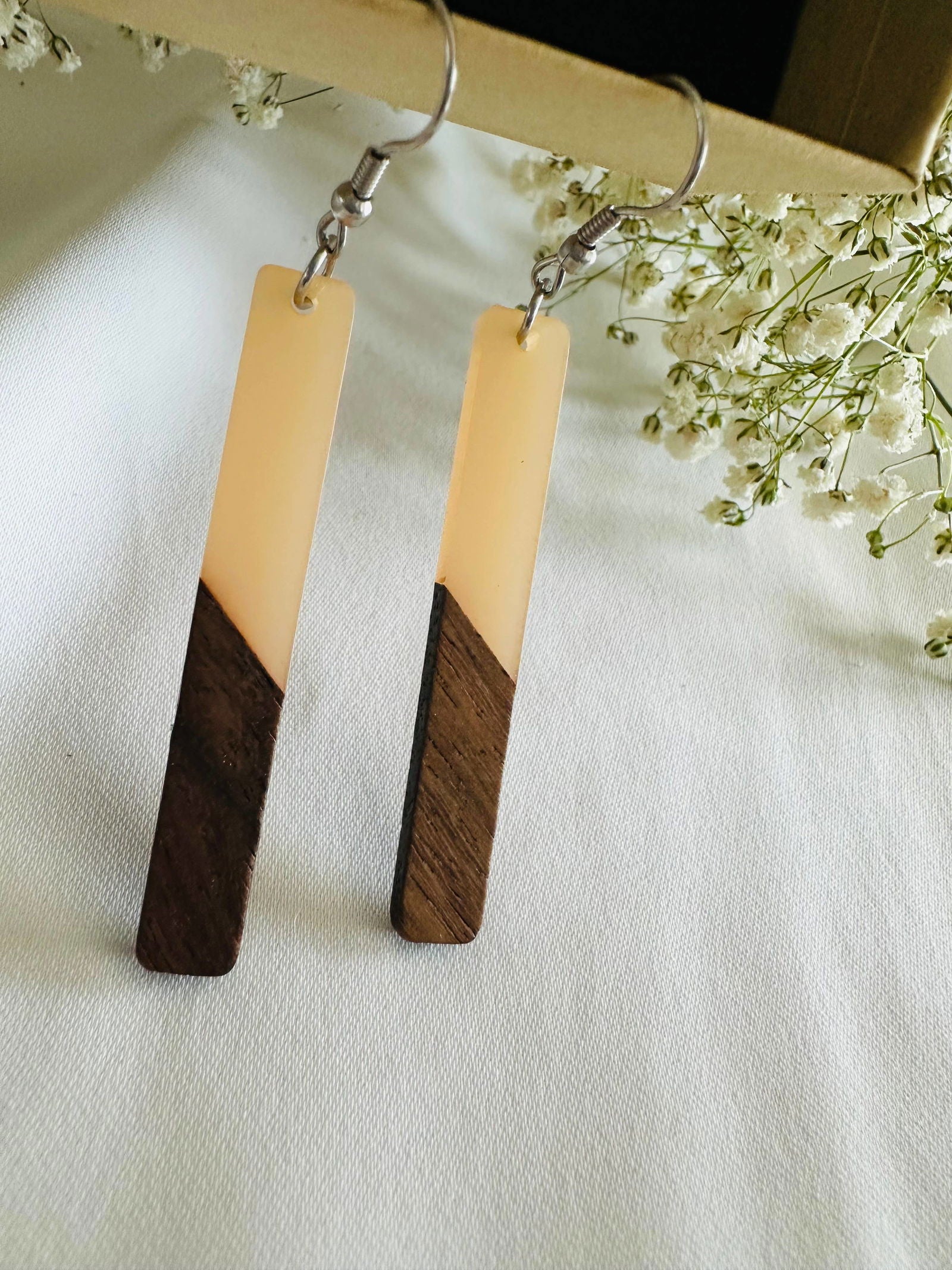 Wood and resin bar earrings, gold plated hooks, peach color - The Localist