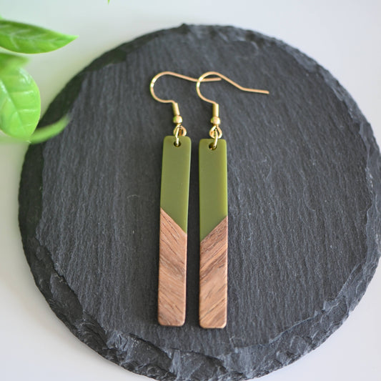 Olive green wood and resin bar earrings - The Localist